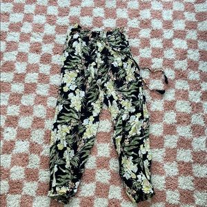 Airy floral vacation pants :)